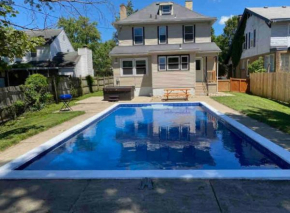 Main Street Oasis Pool and Hot Tub Sleeps 8